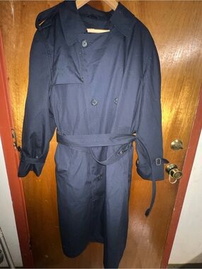 Botany 500 trench coat men’s large